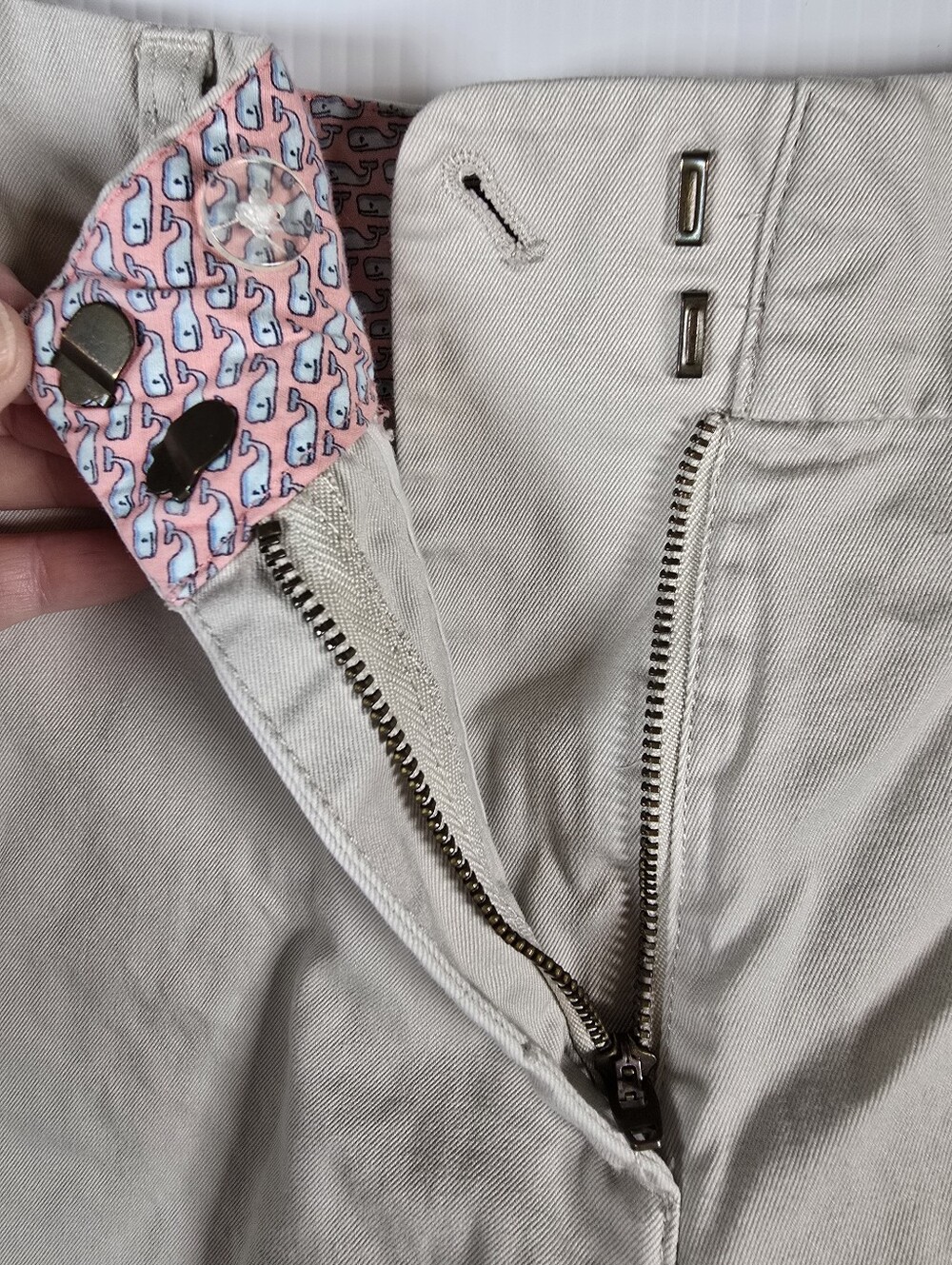 Vineyard Vines Women's Khaki Cotton Everyday Casual Shorts Size 12 Preppy - Picture 3 of 8